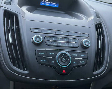 Белый Форд Эскейп, объемом двигателя 2.5 л и пробегом 97 тыс. км за 13550 $, фото 12 на Automoto.ua