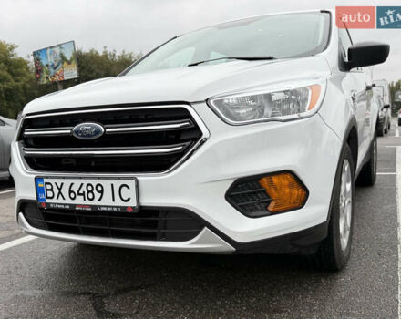 Белый Форд Эскейп, объемом двигателя 2.49 л и пробегом 131 тыс. км за 13300 $, фото 3 на Automoto.ua