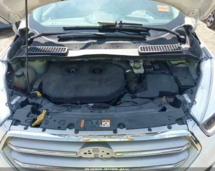 Білий Форд Ескейп, об'ємом двигуна 2 л та пробігом 149 тис. км за 3000 $, фото 9 на Automoto.ua