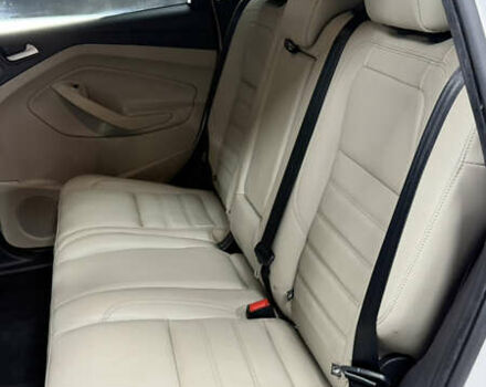 Белый Форд Эскейп, объемом двигателя 2 л и пробегом 69 тыс. км за 16300 $, фото 5 на Automoto.ua