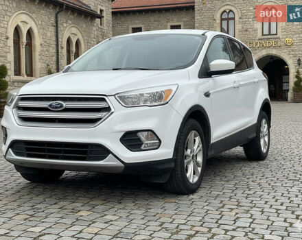 Білий Форд Ескейп, об'ємом двигуна 1.5 л та пробігом 336 тис. км за 8450 $, фото 2 на Automoto.ua