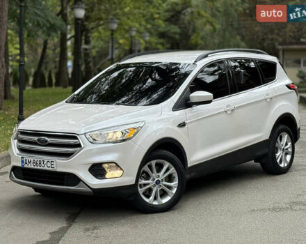 Білий Форд Ескейп, об'ємом двигуна 1.5 л та пробігом 142 тис. км за 13500 $, фото 2 на Automoto.ua