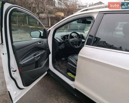 Белый Форд Эскейп, объемом двигателя 2 л и пробегом 109 тыс. км за 15290 $, фото 18 на Automoto.ua