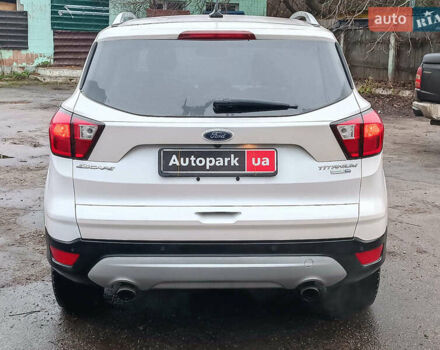 Белый Форд Эскейп, объемом двигателя 2 л и пробегом 109 тыс. км за 15290 $, фото 7 на Automoto.ua