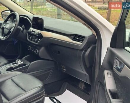 Білий Форд Ескейп, об'ємом двигуна 2.5 л та пробігом 65 тис. км за 18990 $, фото 18 на Automoto.ua