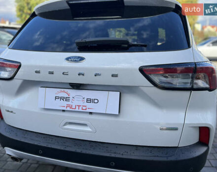 Белый Форд Эскейп, объемом двигателя 1.5 л и пробегом 117 тыс. км за 16700 $, фото 8 на Automoto.ua