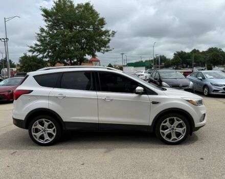 Белый Форд Эскейп, объемом двигателя 2 л и пробегом 32 тыс. км за 10200 $, фото 6 на Automoto.ua