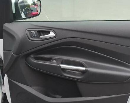 Белый Форд Эскейп, объемом двигателя 2 л и пробегом 75 тыс. км за 19500 $, фото 13 на Automoto.ua