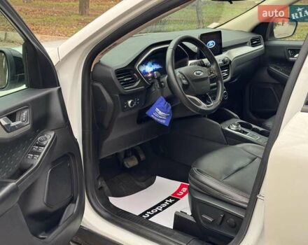 Білий Форд Ескейп, об'ємом двигуна 2.5 л та пробігом 65 тис. км за 18990 $, фото 15 на Automoto.ua