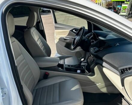 Белый Форд Эскейп, объемом двигателя 1.5 л и пробегом 101 тыс. км за 290 $, фото 6 на Automoto.ua