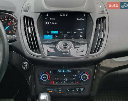 Белый Форд Эскейп, объемом двигателя 2 л и пробегом 109 тыс. км за 15290 $, фото 15 на Automoto.ua