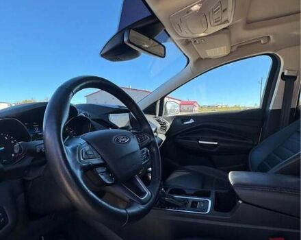 Белый Форд Эскейп, объемом двигателя 2 л и пробегом 119 тыс. км за 12500 $, фото 8 на Automoto.ua