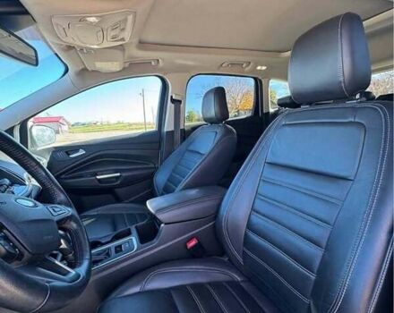 Белый Форд Эскейп, объемом двигателя 2 л и пробегом 119 тыс. км за 12500 $, фото 5 на Automoto.ua