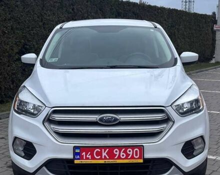 Білий Форд Ескейп, об'ємом двигуна 1.5 л та пробігом 241 тис. км за 10899 $, фото 2 на Automoto.ua