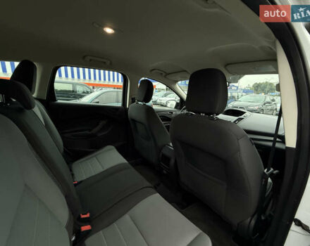 Белый Форд Эскейп, объемом двигателя 2.49 л и пробегом 131 тыс. км за 13300 $, фото 41 на Automoto.ua