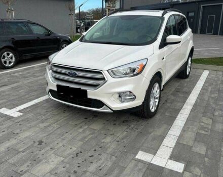 Белый Форд Эскейп, объемом двигателя 1.5 л и пробегом 120 тыс. км за 12000 $, фото 1 на Automoto.ua