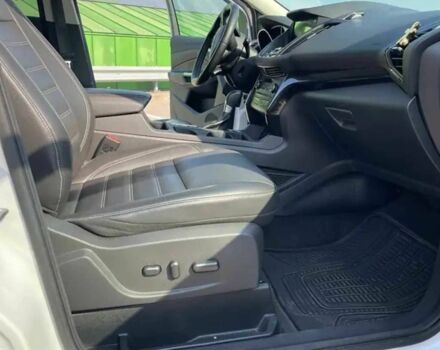 Білий Форд Ескейп, об'ємом двигуна 2 л та пробігом 60 тис. км за 12900 $, фото 11 на Automoto.ua