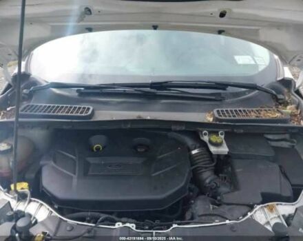 Білий Форд Ескейп, об'ємом двигуна 2 л та пробігом 115 тис. км за 2000 $, фото 9 на Automoto.ua
