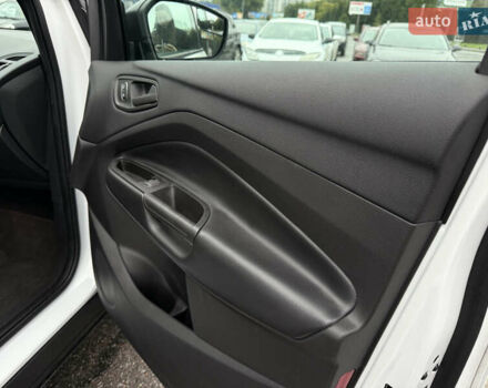 Белый Форд Эскейп, объемом двигателя 2.49 л и пробегом 131 тыс. км за 13300 $, фото 56 на Automoto.ua