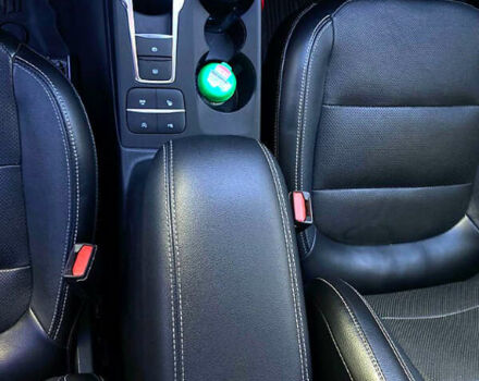 Білий Форд Ескейп, об'ємом двигуна 2 л та пробігом 114 тис. км за 18000 $, фото 11 на Automoto.ua