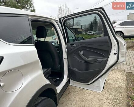 Білий Форд Ескейп, об'ємом двигуна 1.5 л та пробігом 173 тис. км за 14800 $, фото 21 на Automoto.ua