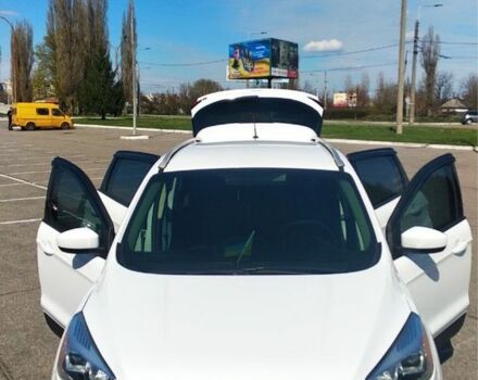 Белый Форд Эскейп, объемом двигателя 2.5 л и пробегом 74 тыс. км за 15555 $, фото 2 на Automoto.ua