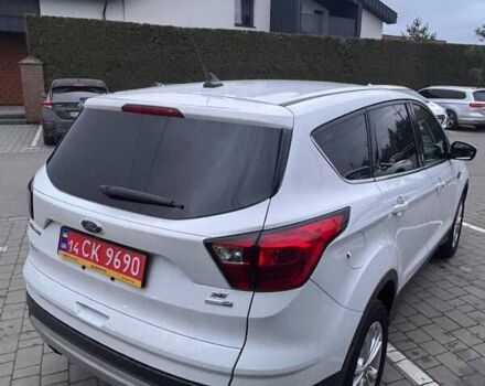 Білий Форд Ескейп, об'ємом двигуна 1.5 л та пробігом 241 тис. км за 10899 $, фото 4 на Automoto.ua