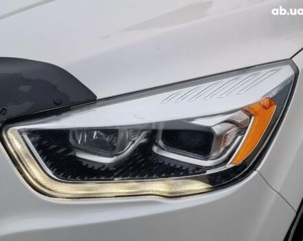 Белый Форд Эскейп, объемом двигателя 2 л и пробегом 109 тыс. км за 15290 $, фото 4 на Automoto.ua