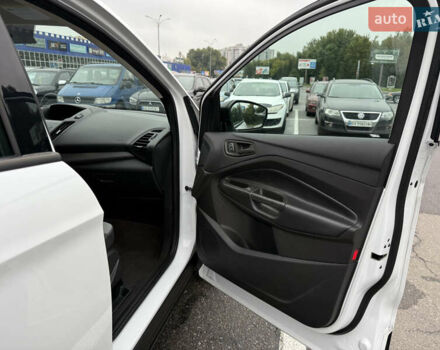 Белый Форд Эскейп, объемом двигателя 2.49 л и пробегом 131 тыс. км за 13300 $, фото 52 на Automoto.ua