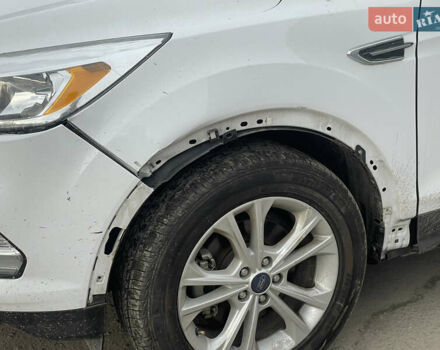 Білий Форд Ескейп, об'ємом двигуна 1.5 л та пробігом 336 тис. км за 8450 $, фото 17 на Automoto.ua