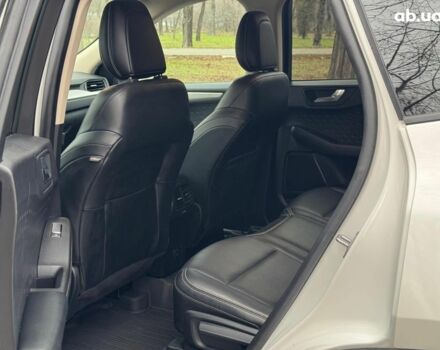 Білий Форд Ескейп, об'ємом двигуна 2.5 л та пробігом 65 тис. км за 18990 $, фото 16 на Automoto.ua