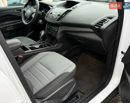 Белый Форд Эскейп, объемом двигателя 2.49 л и пробегом 131 тыс. км за 13300 $, фото 47 на Automoto.ua