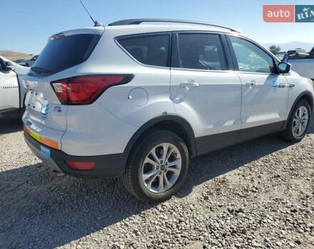 Белый Форд Эскейп, объемом двигателя 1.5 л и пробегом 111 тыс. км за 2300 $, фото 2 на Automoto.ua
