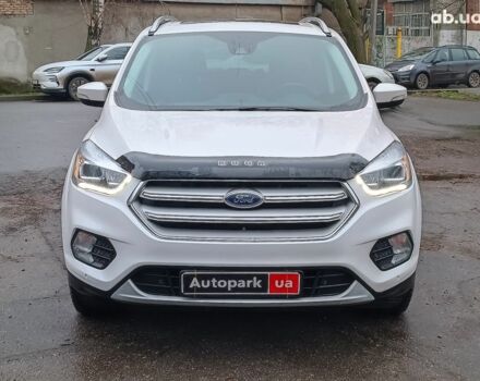 Белый Форд Эскейп, объемом двигателя 2 л и пробегом 109 тыс. км за 15290 $, фото 1 на Automoto.ua