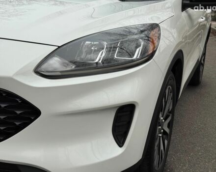Білий Форд Ескейп, об'ємом двигуна 2.5 л та пробігом 65 тис. км за 18990 $, фото 8 на Automoto.ua