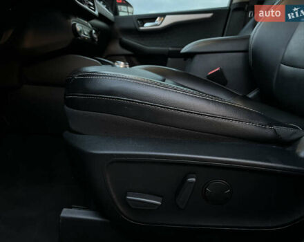 Форд Эскейп 2019 в Львове на Automoto.ua Белый Форд Эскейп, объемом двигателя 1.5 л и пробегом 129 тыс. км за 16500 $, фото 23 на Automoto.ua