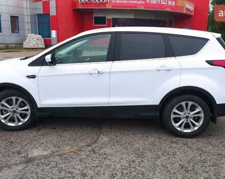 Белый Форд Эскейп, объемом двигателя 2 л и пробегом 75 тыс. км за 19500 $, фото 2 на Automoto.ua