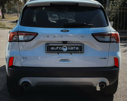 Белый Форд Эскейп, объемом двигателя 1.5 л и пробегом 107 тыс. км за 18200 $, фото 5 на Automoto.ua