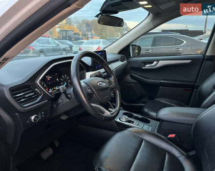 Форд Эскейп 2019 в Львове на Automoto.ua Белый Форд Эскейп, объемом двигателя 1.5 л и пробегом 129 тыс. км за 16500 $, фото 17 на Automoto.ua