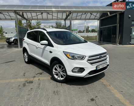 Белый Форд Эскейп, объемом двигателя 1.5 л и пробегом 34 тыс. км за 17500 $, фото 2 на Automoto.ua