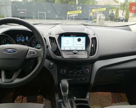 Белый Форд Эскейп, объемом двигателя 2 л и пробегом 75 тыс. км за 19500 $, фото 5 на Automoto.ua