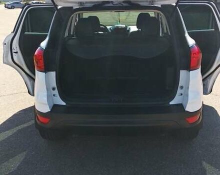 Белый Форд Эскейп, объемом двигателя 2.49 л и пробегом 75 тыс. км за 15000 $, фото 3 на Automoto.ua