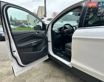Білий Форд Ескейп, об'ємом двигуна 1.5 л та пробігом 173 тис. км за 14800 $, фото 15 на Automoto.ua