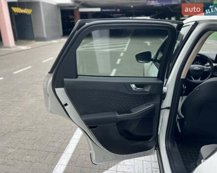 Белый Форд Эскейп, объемом двигателя 0 л и пробегом 23 тыс. км за 18500 $, фото 35 на Automoto.ua