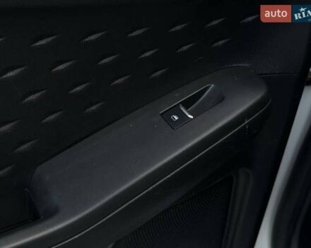 Білий Форд Ескейп, об'ємом двигуна 2.5 л та пробігом 60 тис. км за 19500 $, фото 43 на Automoto.ua