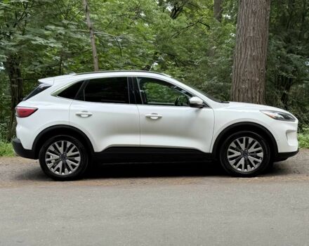 Белый Форд Эскейп, объемом двигателя 2 л и пробегом 43 тыс. км за 12300 $, фото 7 на Automoto.ua