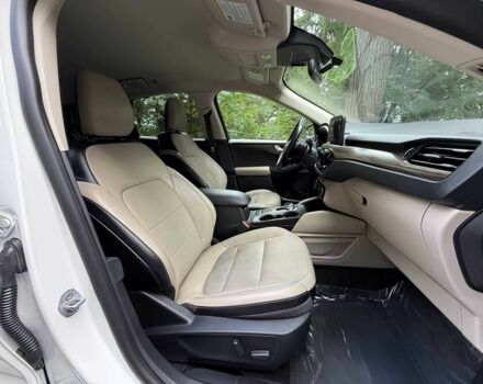 Белый Форд Эскейп, объемом двигателя 2 л и пробегом 43 тыс. км за 12300 $, фото 10 на Automoto.ua