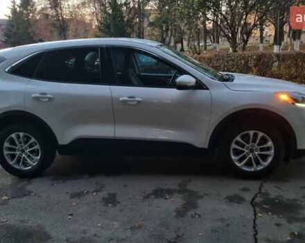 Белый Форд Эскейп, объемом двигателя 1.5 л и пробегом 93 тыс. км за 16500 $, фото 4 на Automoto.ua