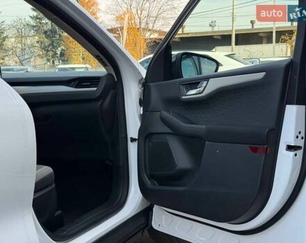 Білий Форд Ескейп, об'ємом двигуна 2.5 л та пробігом 60 тис. км за 19500 $, фото 57 на Automoto.ua