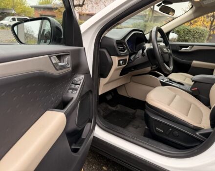 Белый Форд Эскейп, объемом двигателя 2.5 л и пробегом 72 тыс. км за 22400 $, фото 16 на Automoto.ua